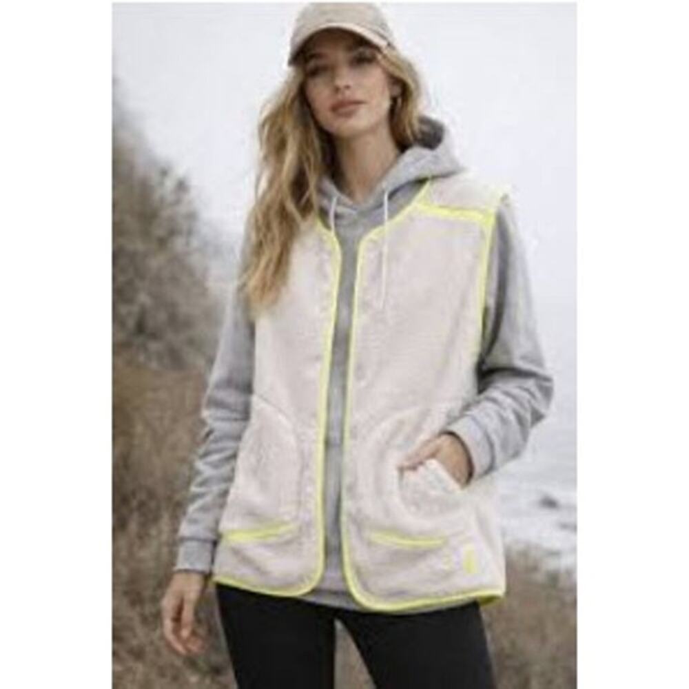 033 NWT FP Movement Mountain High Water Resistant Vest | Color Ivory | Size L